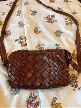 Woven Leather Crossbody Bag - Brown.